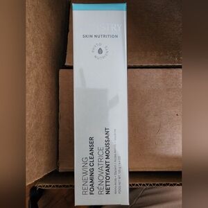 Artistry Skin Nutrition Renewing Foaming Cleanser